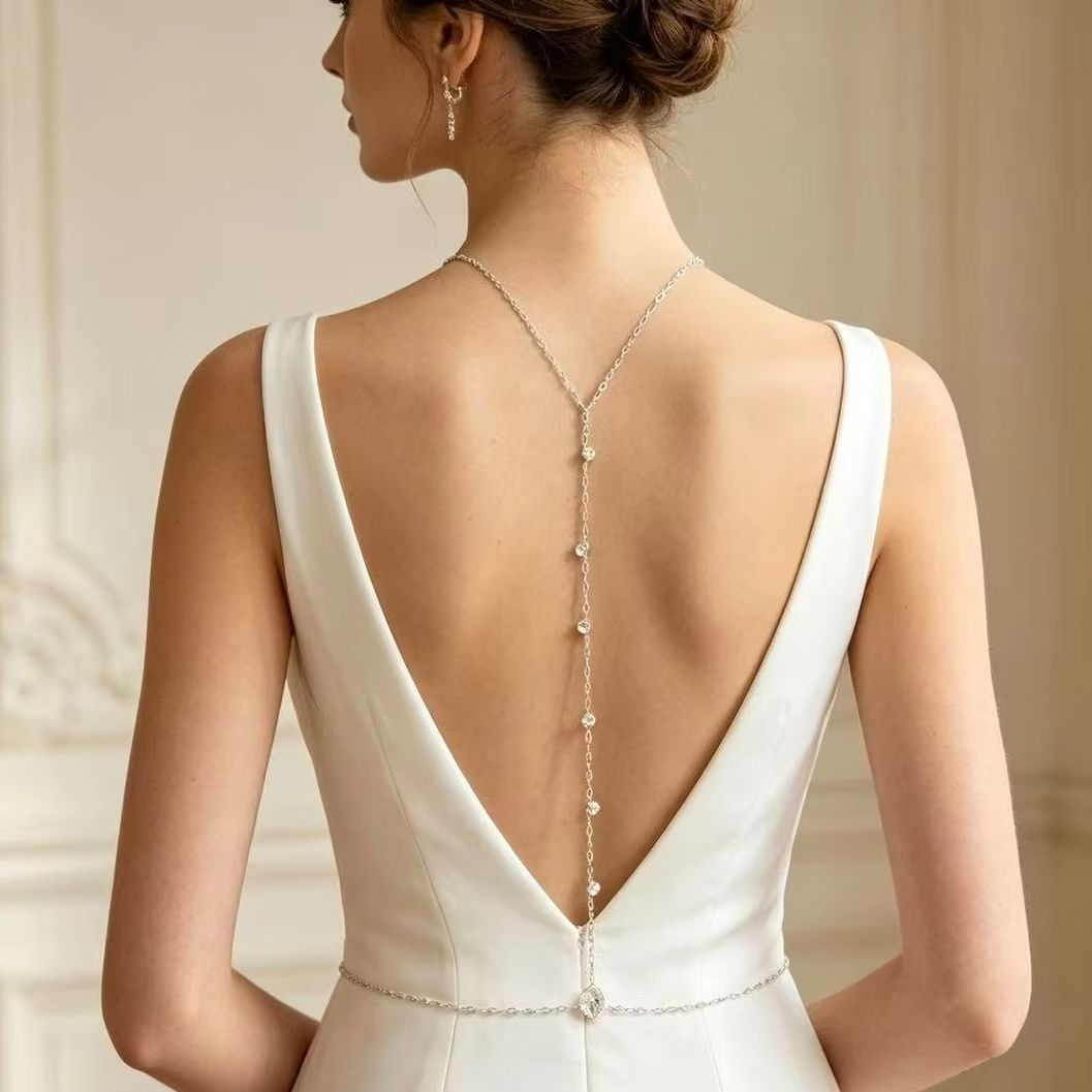Body Jewelry Necklace - Łańcuszek na plecy z cyrkoniami, łańcuszek